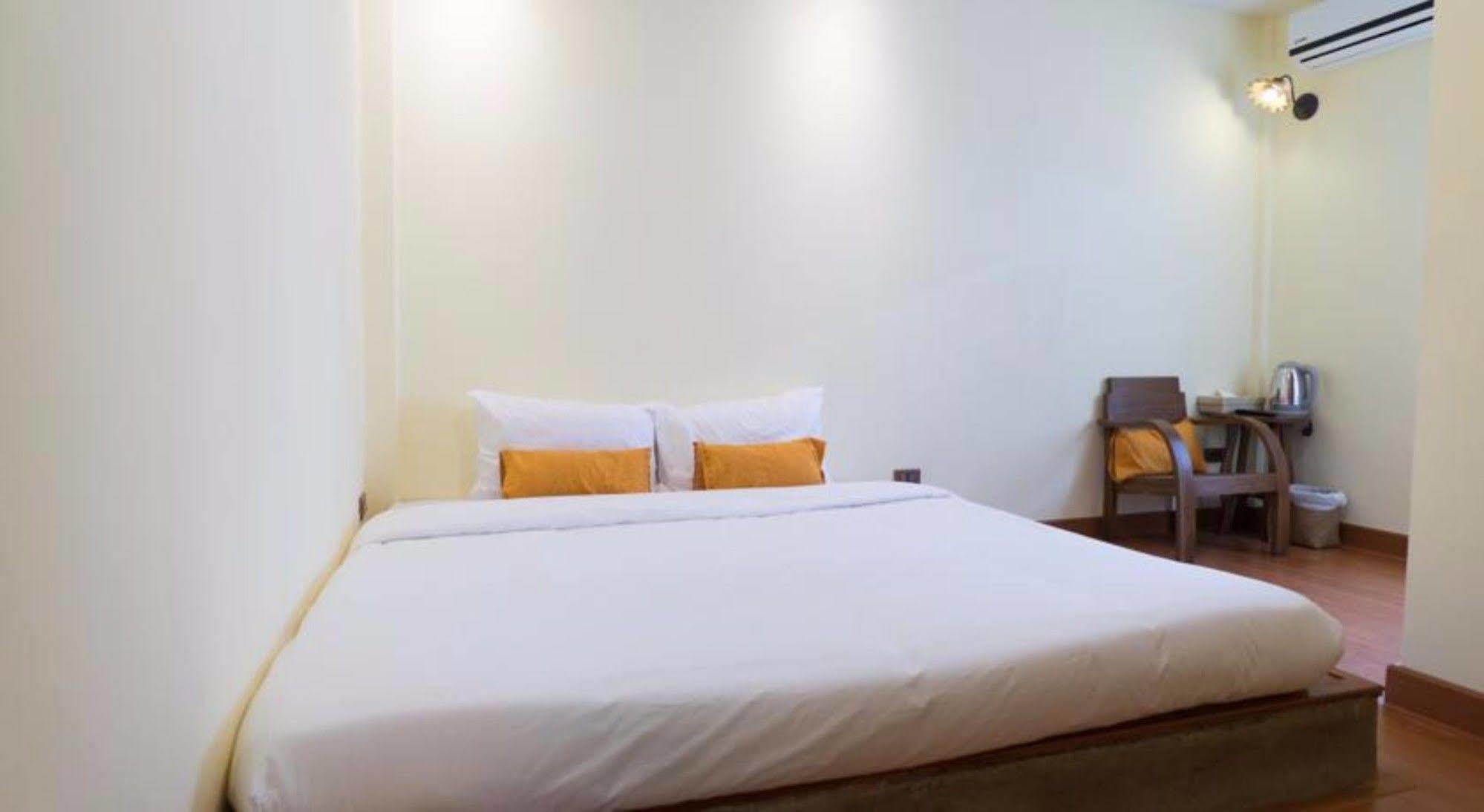 Manon Sleepeatdrink Bed & Breakfast Chiang Mai Luaran gambar