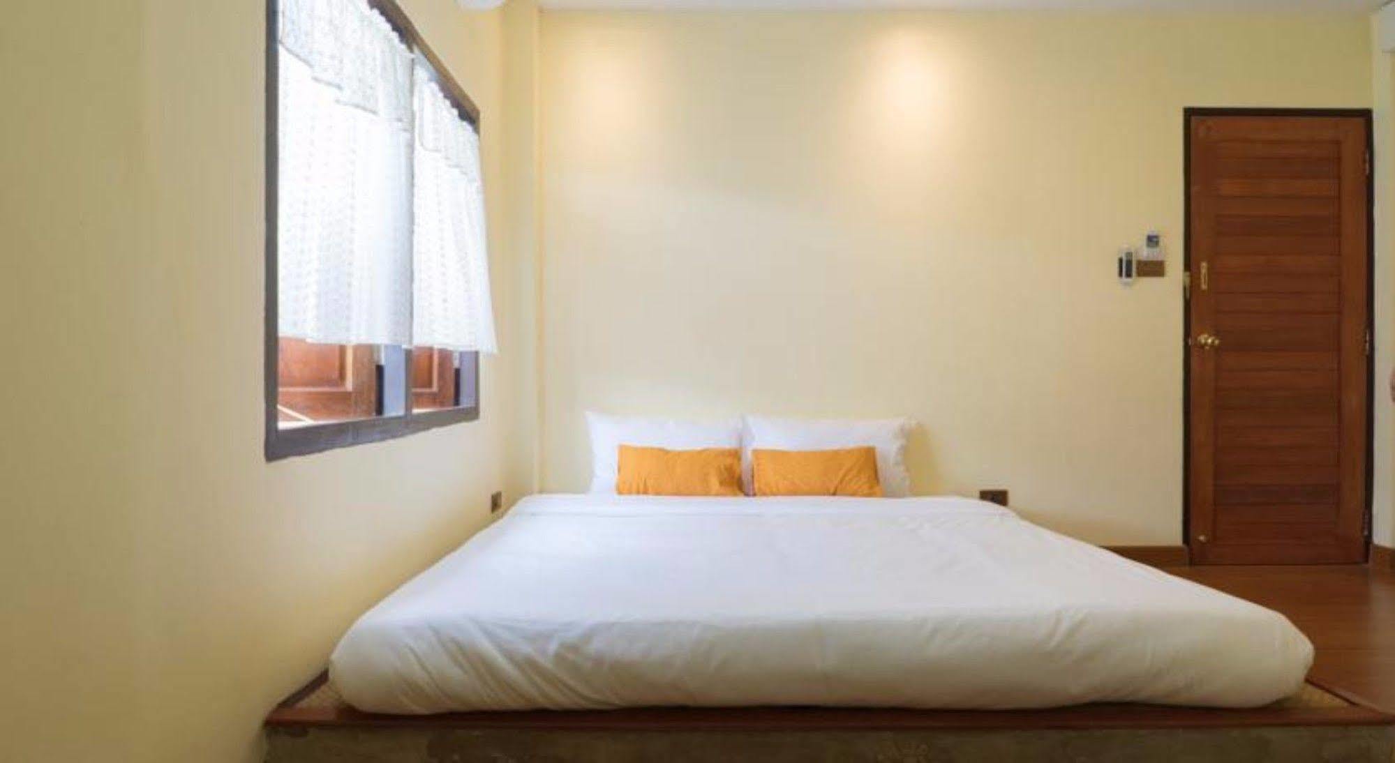Manon Sleepeatdrink Bed & Breakfast Chiang Mai Luaran gambar