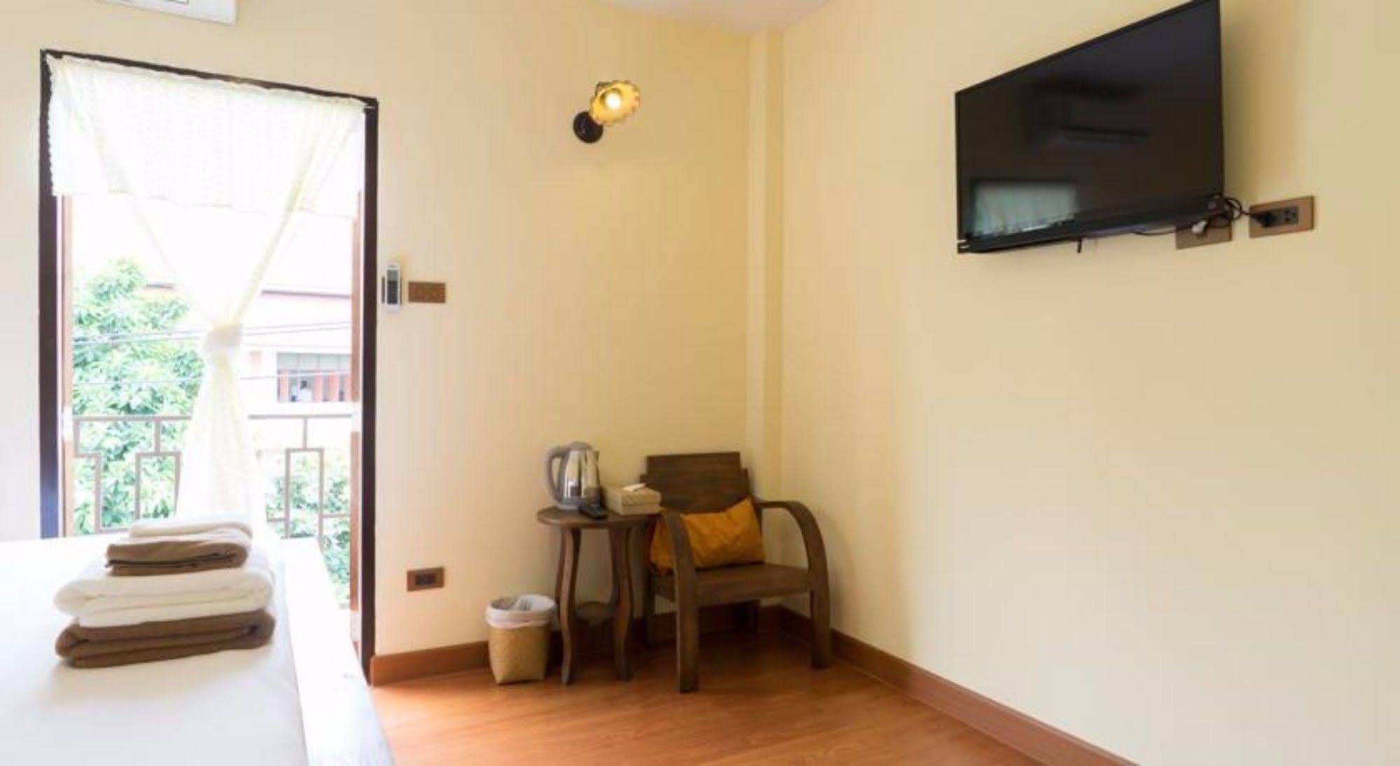 Manon Sleepeatdrink Bed & Breakfast Chiang Mai Luaran gambar